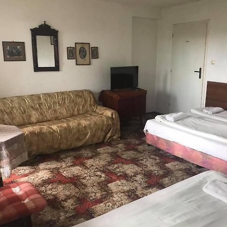 Guestrooms Ross Veliko Turnovo Bagian luar foto