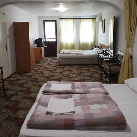 Guestrooms Ross Veliko Turnovo Bagian luar foto