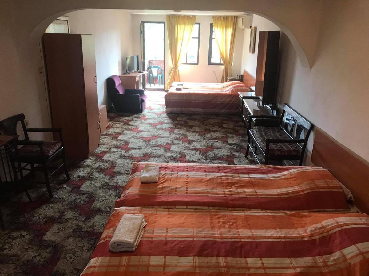 Guestrooms Ross Veliko Turnovo Bagian luar foto